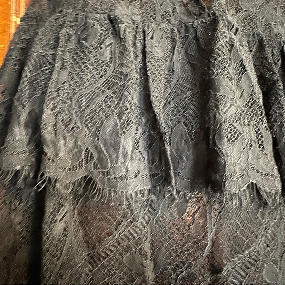 Who What Wear Black Sheer Lace Ruffled Layer Shirt - Picture 6 of 9